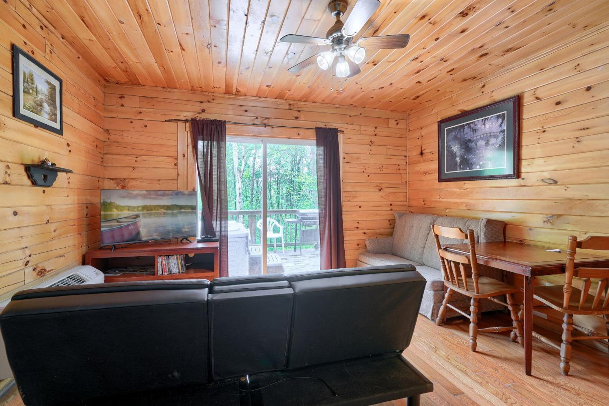Blue Rose Cabins - Big Woody Cabin โลแกน ภายนอก รูปภาพ